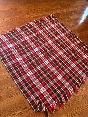 Vintage Troy Robe Tartan Plaid 100% Wool Throw Blanket 60 x 54 excellent!